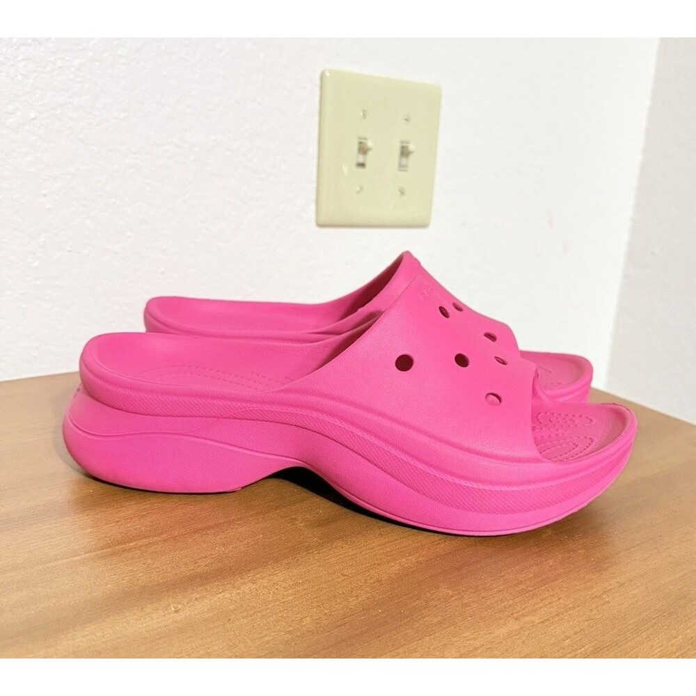 Crocs Bae Womens Slide Sandals Sz 9 W Vibrant Dragon Fruit Pink Slip On Open toe